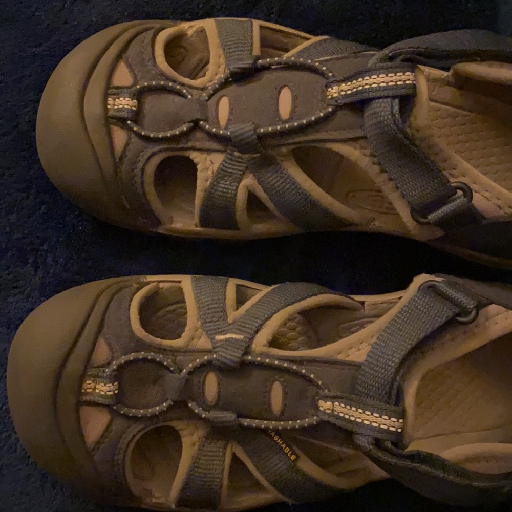 Keen Venice H2 Unisex Sport Sandal Grey Size 5 Rugged Hiking in Great Condition